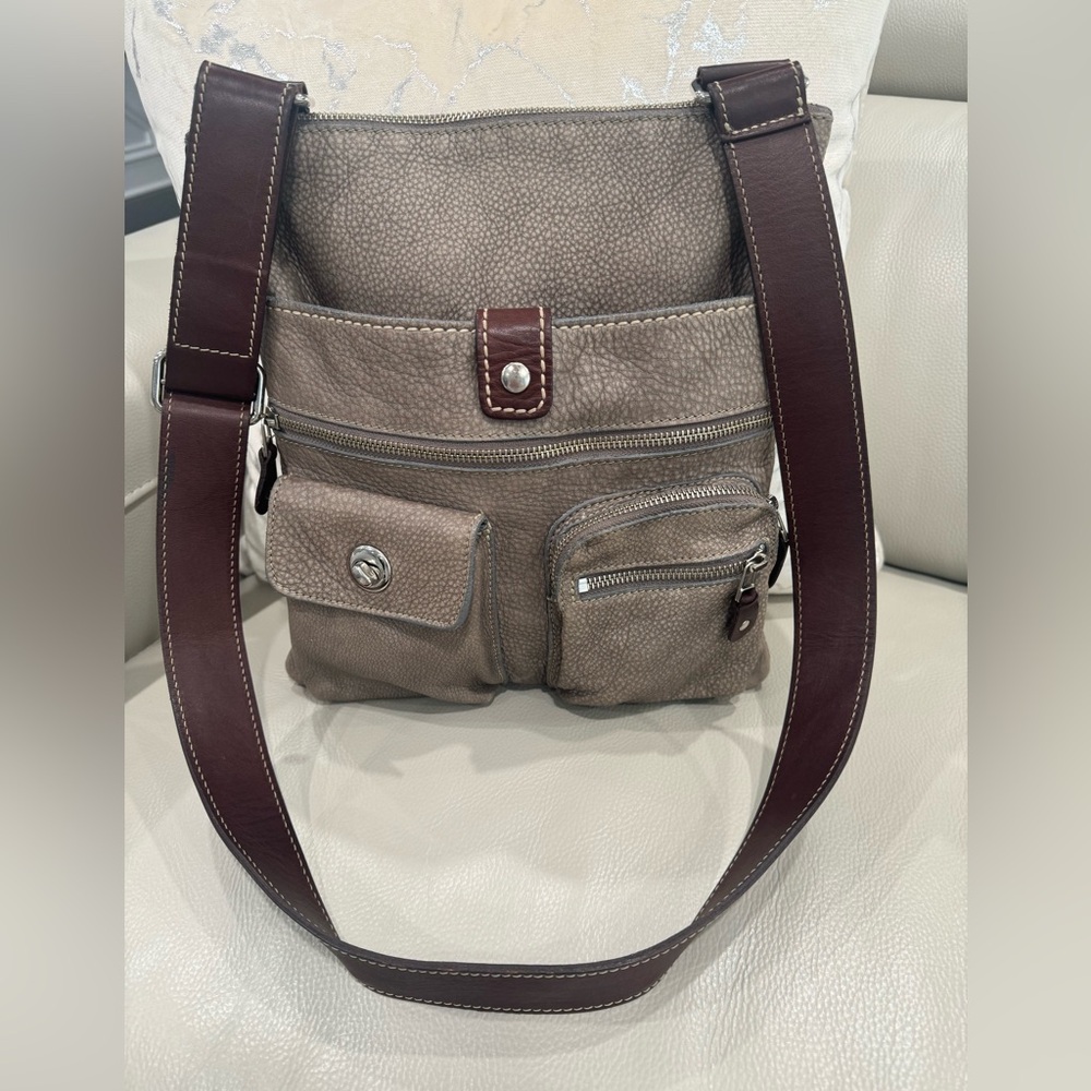 Roots leather Crossbody..